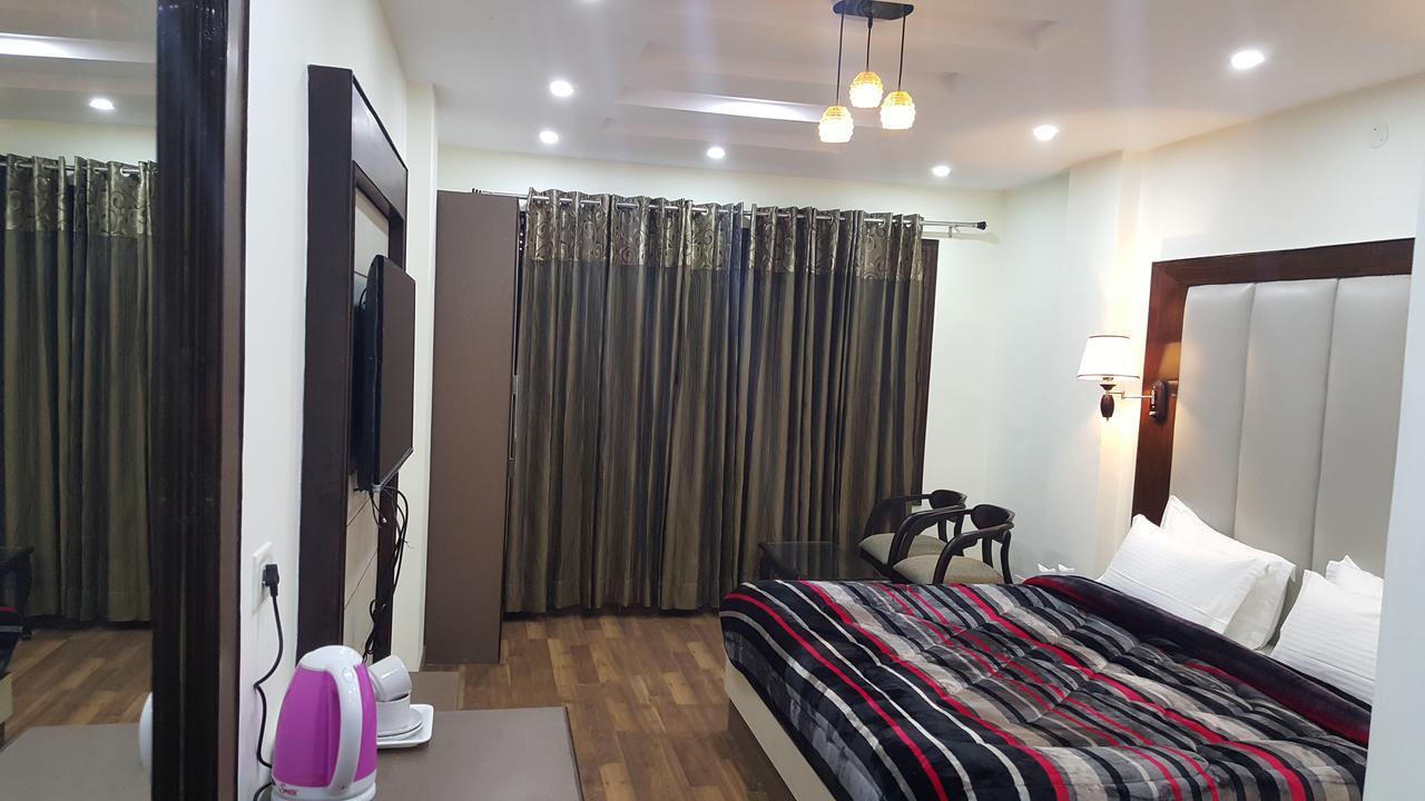 Hotel Kayanat Dalhousie Exterior foto